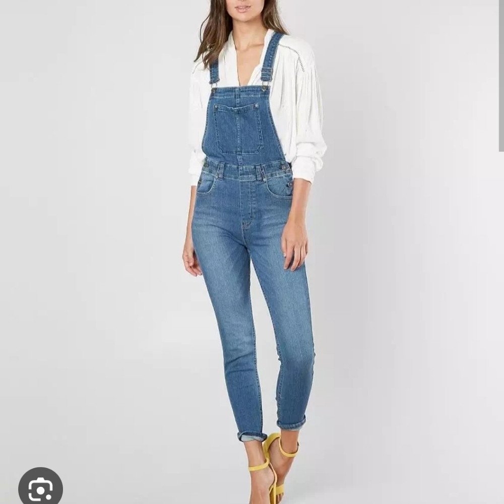 Free People We the free denim overalls size 25